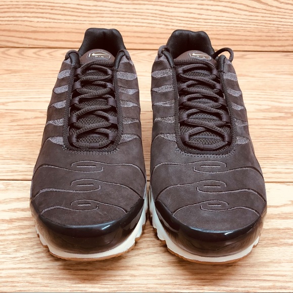 Nike Men’s Air Max Plus EF “Velvet Brown” Shoes - Picture 2 of 8